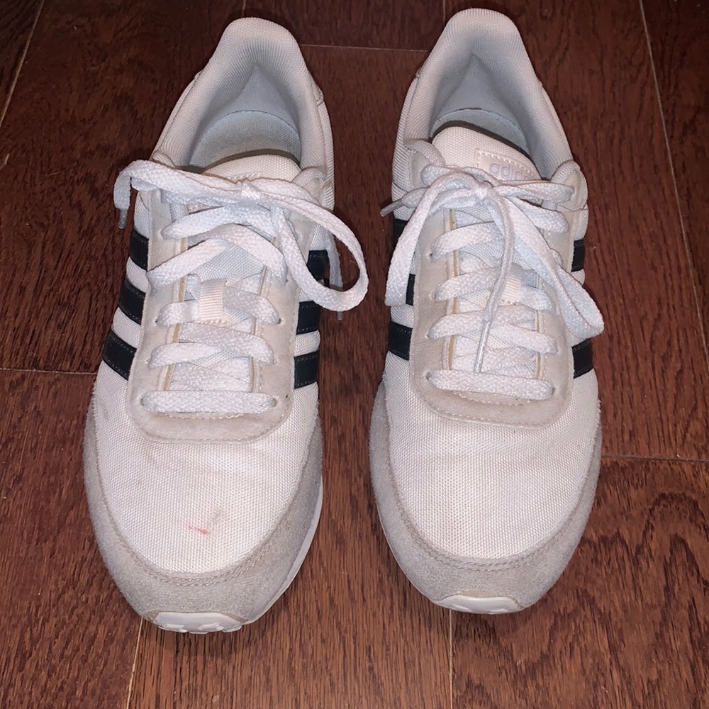 Women’s 7.5 Adidas V Racer 2.0. Worn.